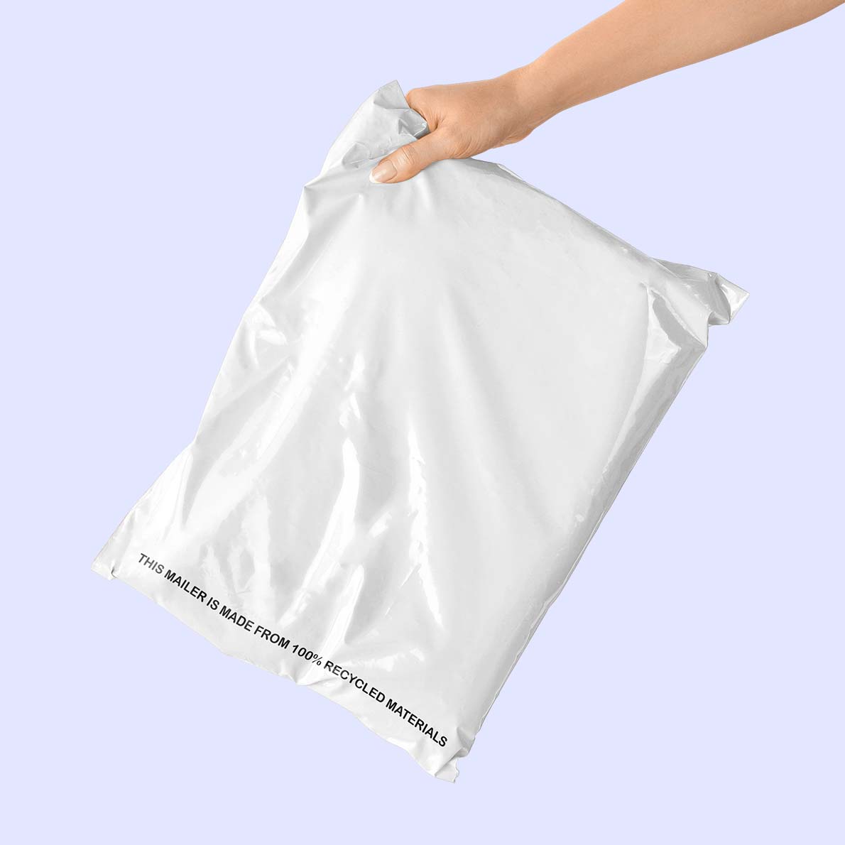 http://smartshippingsupply.com/cdn/shop/products/white-recycled-poly-mailers.jpg?v=1672234681
